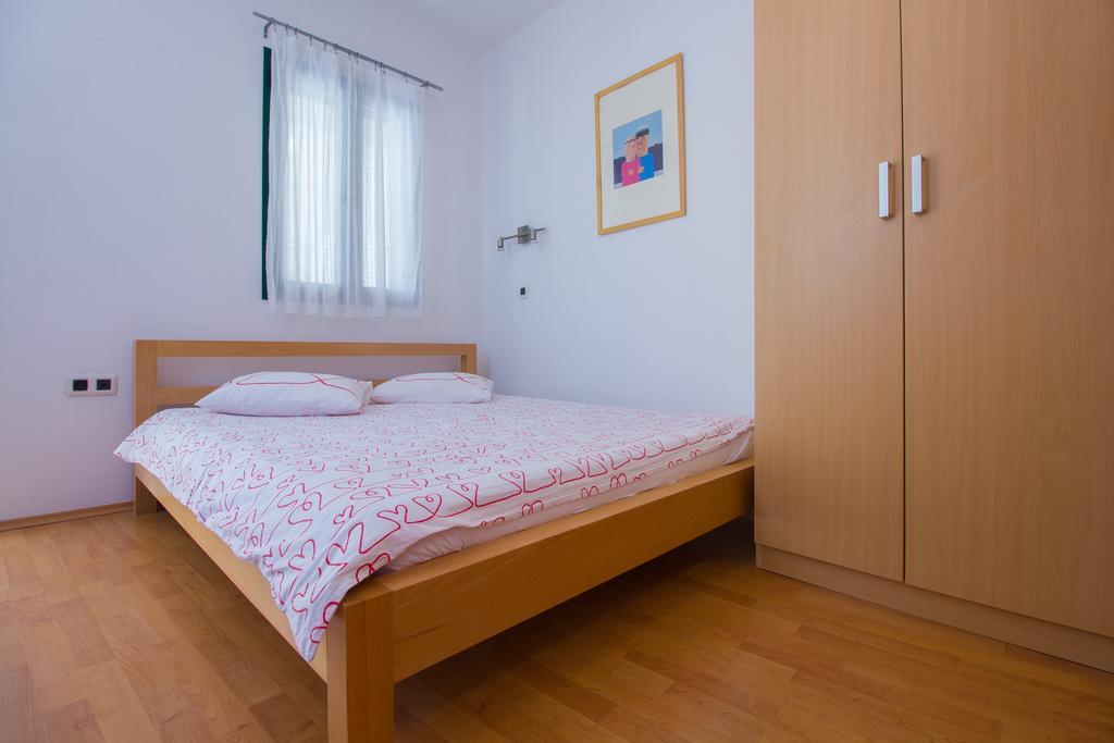 Apartments Petrinic Crnogaj Baška Extérieur photo
