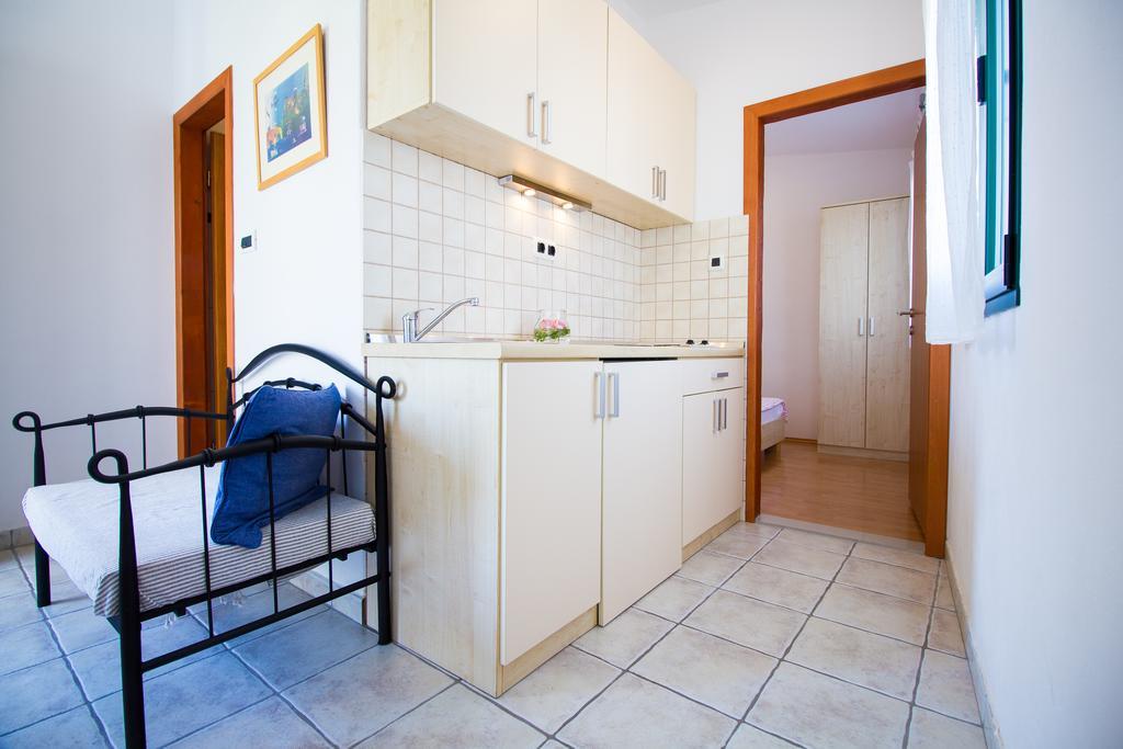 Apartments Petrinic Crnogaj Baška Extérieur photo
